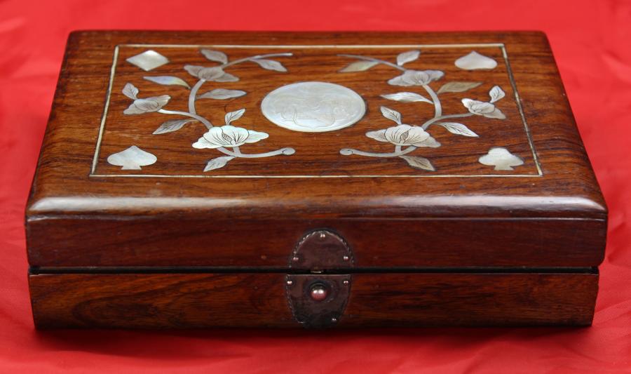 Wood and m-o-p armorial box and counters for STEWART