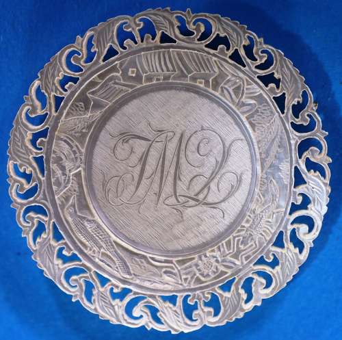 SUPERB LARGE DEEP-CARVED FRETTED!
