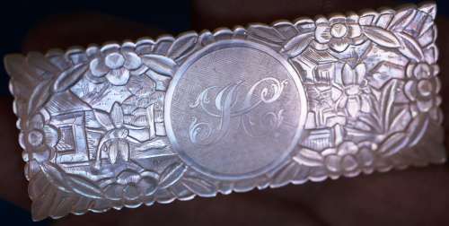 Extra-large deep-carved. Top quality.