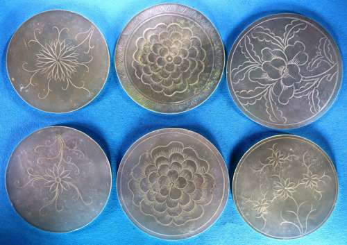 Six different early round armorials