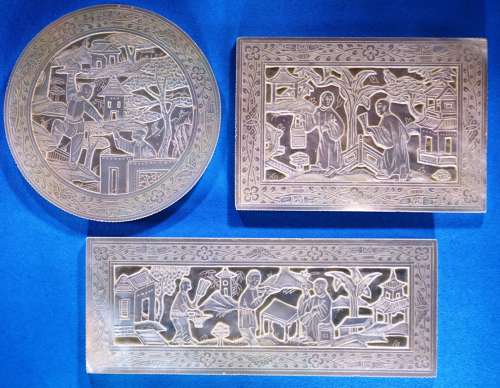 Set of three shapes of top quality deep-carved counters