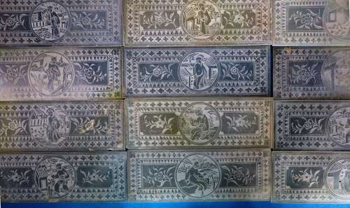 Group of 18 good quality counters