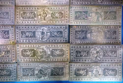Group of 18 good quality counters
