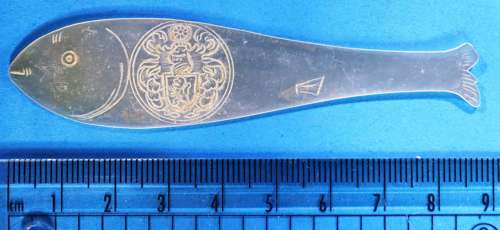 Rare large armorial fish for DUBOIS (chip to tail)