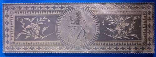 Counter with crest for unidentified family.