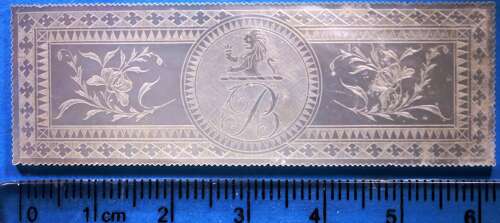 Counter with crest for unidentified family.